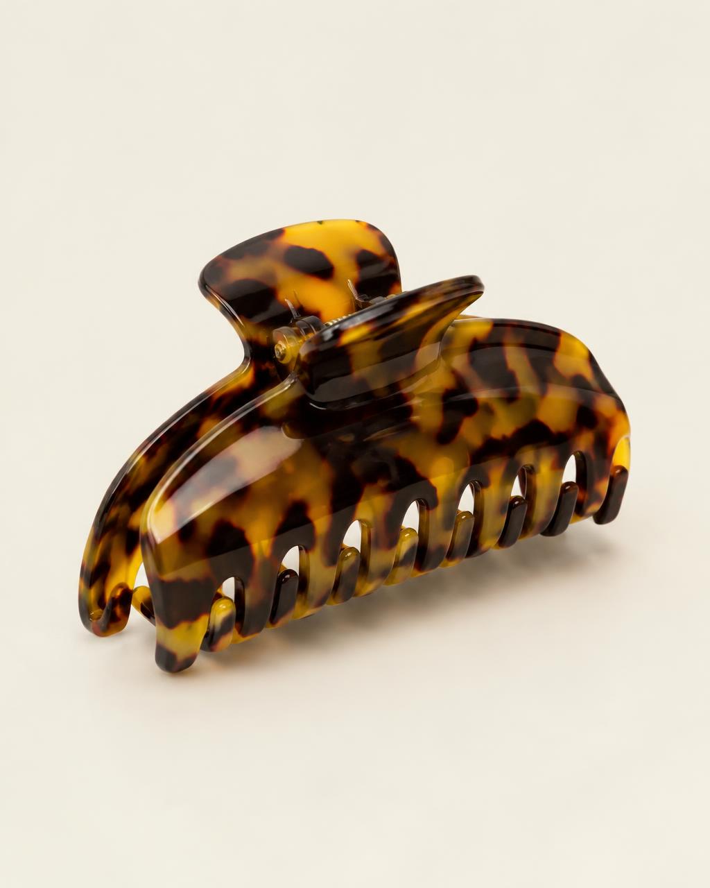 The Hair Edit Clip in glossy tortoiseshell